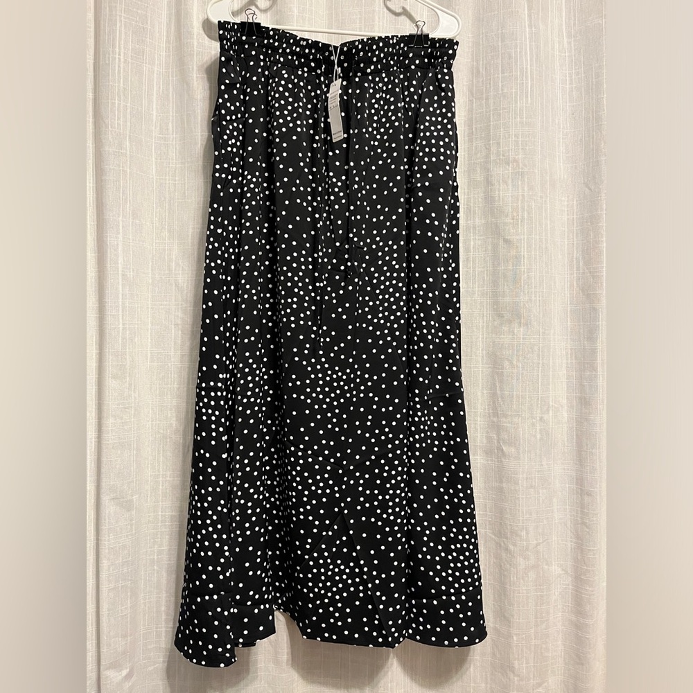 Floor length skirt,size 2x, NWT, elastic waist and drawstring